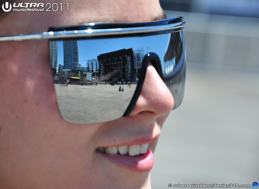 Main Stage in Sunglasses - 2011 Ultra Music Festival