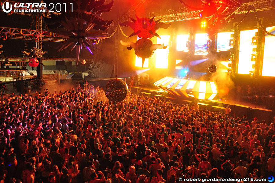 Carl Cox, Day 2 #1337 - 2011 Ultra Music Festival
