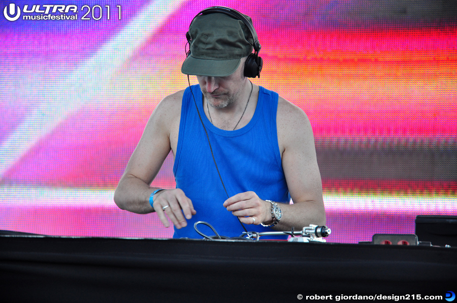 Fake Blood, Live Stage #1720 - 2011 Ultra Music Festival