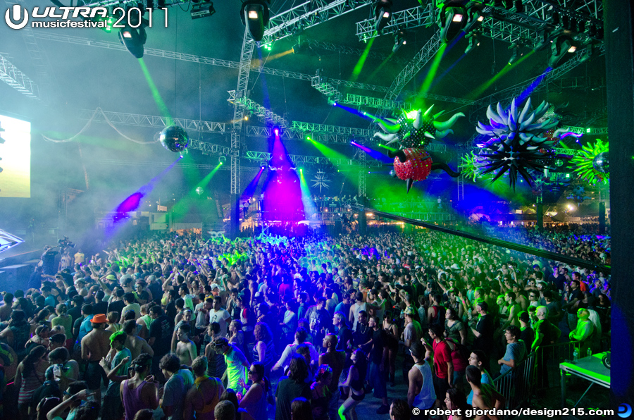 Carl Cox, Carl Cox Tent #1866 - 2011 Ultra Music Festival