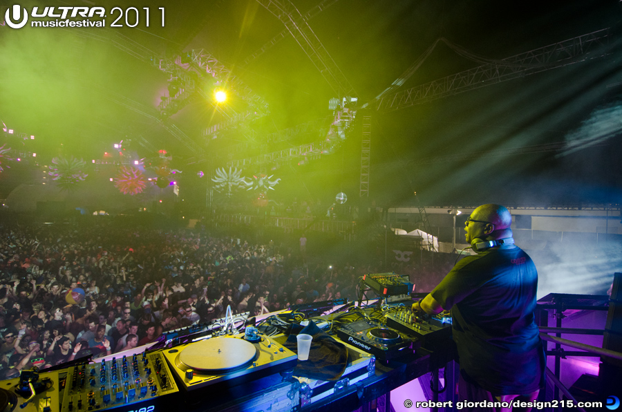 Carl Cox, Carl Cox Tent #1925 - 2011 Ultra Music Festival