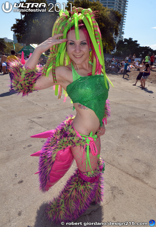 Tikidoll Sakura, Day 3 - 2011 Ultra Music Festival