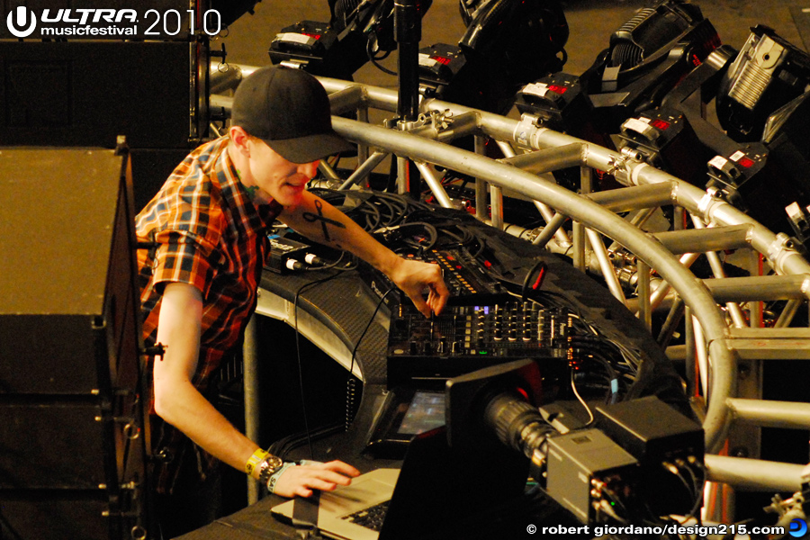 Deadmau5, Main Stage, Day 2 - 2010 Ultra Music Festival